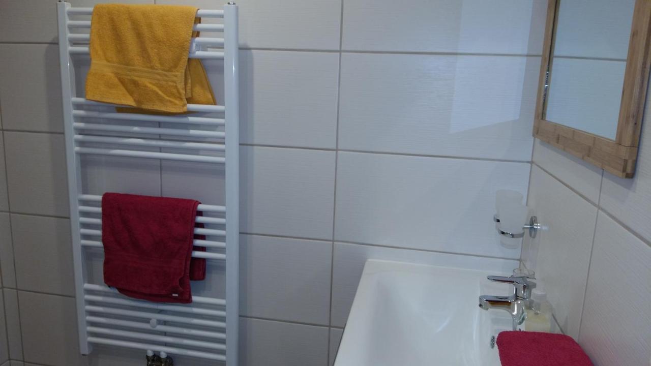 Haus Alpina Hotel Langenfeld Ngoại thất bức ảnh