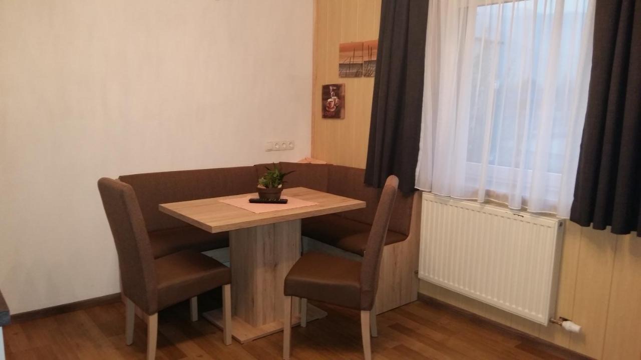 Haus Alpina Hotel Langenfeld Ngoại thất bức ảnh