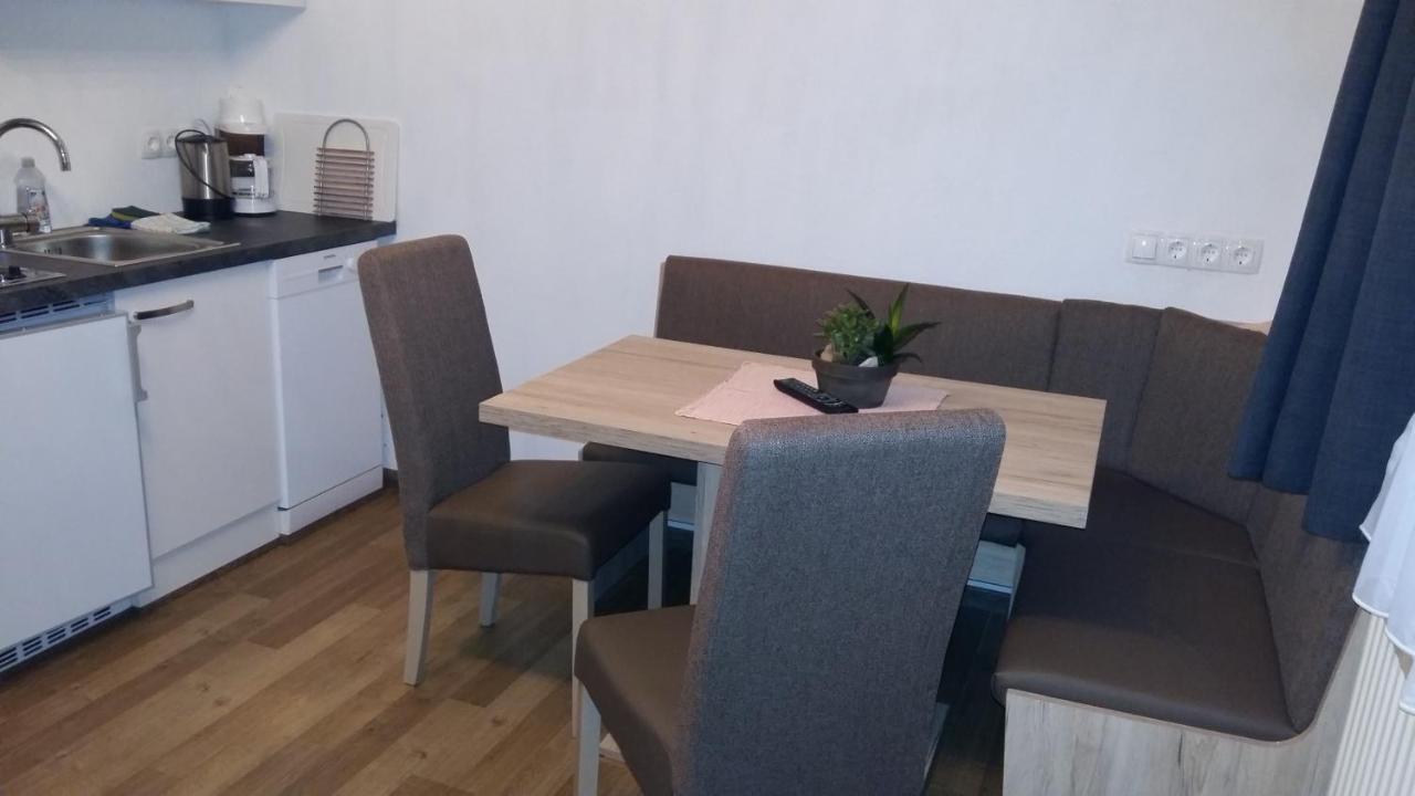 Haus Alpina Hotel Langenfeld Ngoại thất bức ảnh